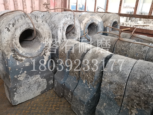 甘肅平?jīng)銎扑闄C(jī)錘頭用什么材質(zhì)好？