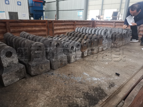 破碎機錘頭有必要使用原廠的嗎？還是訂耐磨錘頭更好?